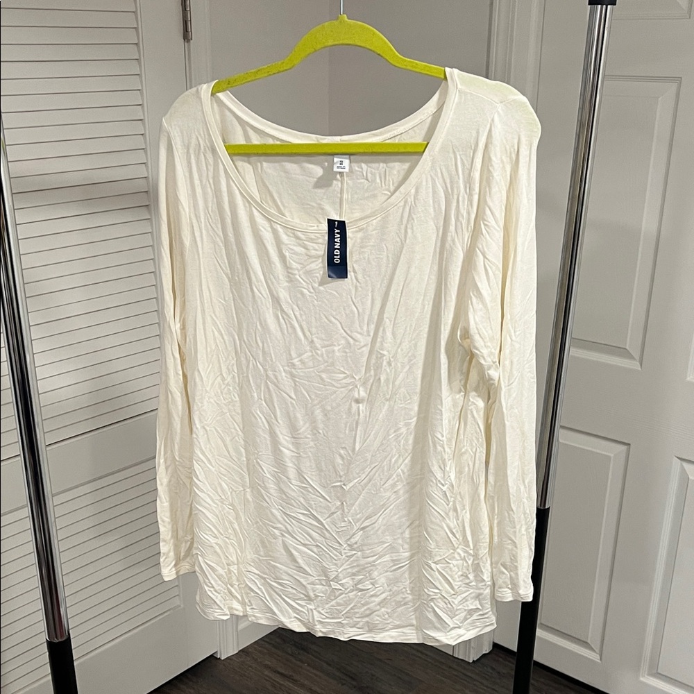 Old Navy Women's Ivory Long Sleeve Tee